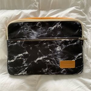 Canvas Life Laptop Case (Like New)